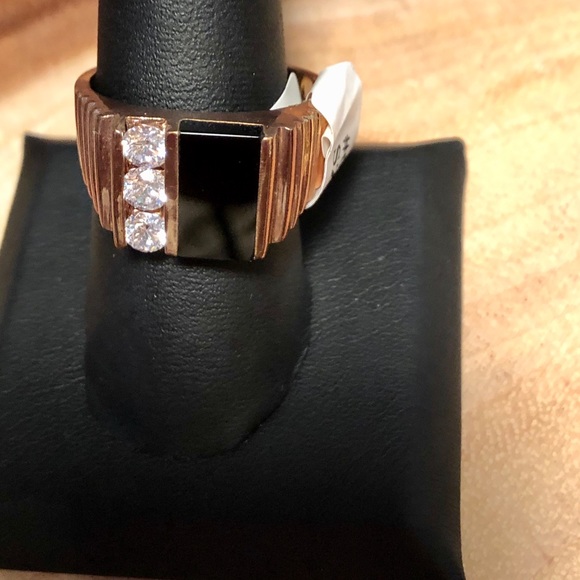 Men’s Goldtone Ring with black stone, Size 11 - Picture 4 of 7